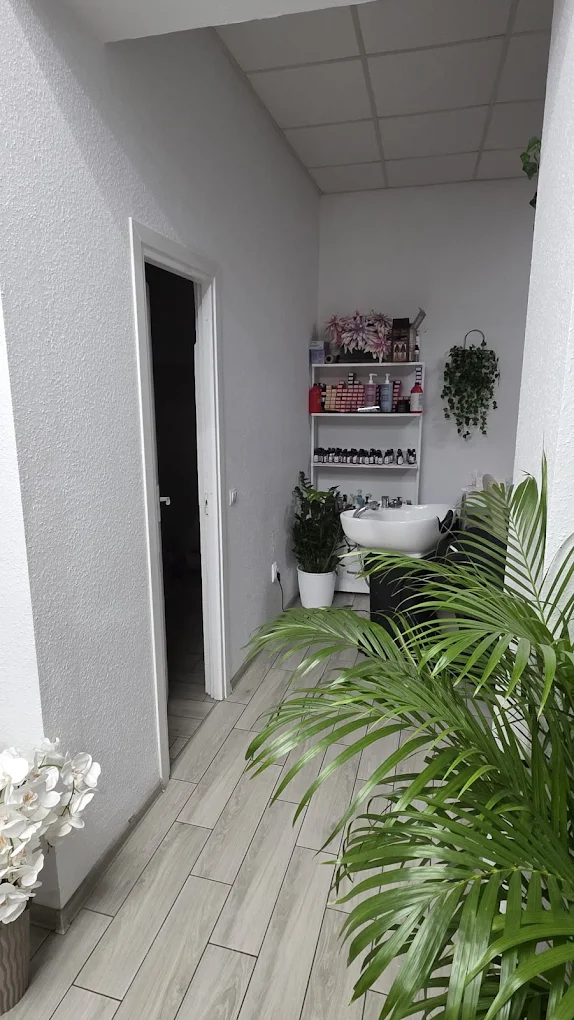 Zona de spălare din salonul DANA BEAUTY ART